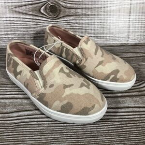 Cat & jack big girls size 1 camo slip on sneakers tan